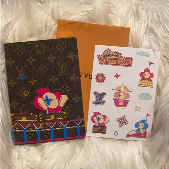 💕 Louis Vuitton 2020 Limited Edition Notebook 💕 - Picture 2 of 15